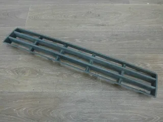 VW Golf 4 1J 1J0853677D Gitter Stossstange vorne mitte Stossstangengitter - Bild 1
