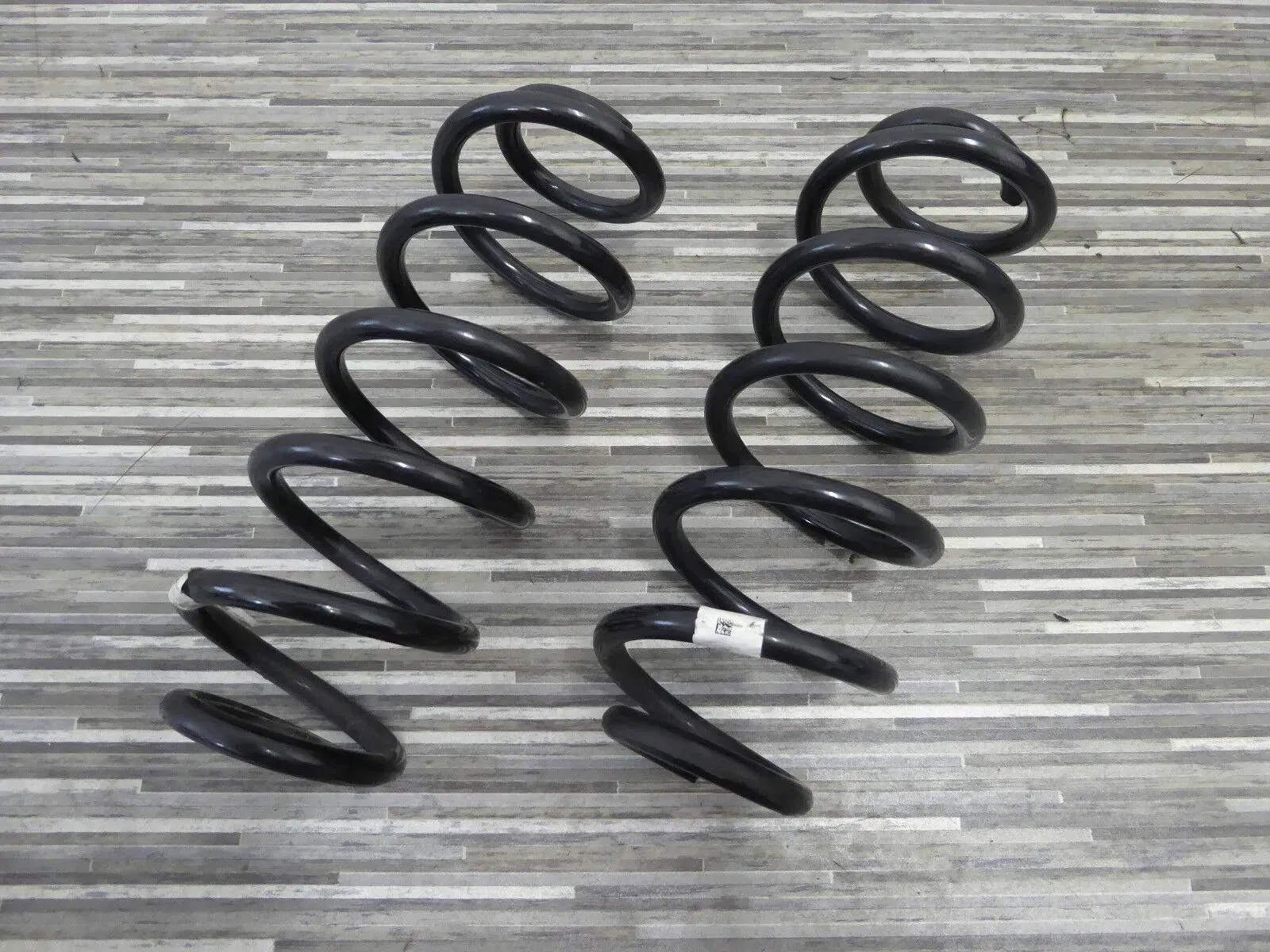 2x Feder hinten rechts für VW GOLF 7 5Q0511115 2,0 162 KW 220 PS Benzin 05/2013 - Bild 1