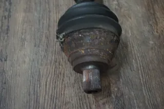 Audi A3 8P V6 Antriebswelle vorn rechts vorne Schaltgetriebe Welle komplett - Bild 3