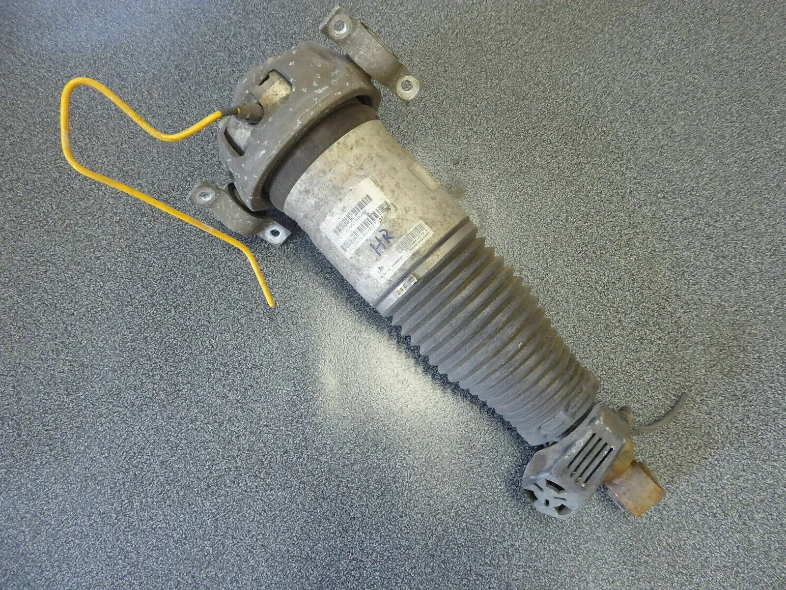 VW Touareg 7L BJ 2008 Federbalg hinten rechts 7L6616020E Luftfederung Sport Luft - Bild 1