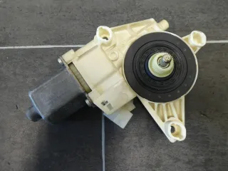 Fensterhebermotor Rechts Vorne für Mercedes W204 S204 C200 Kombi a2048200242 - Bild 2