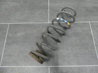 2x Audi A1 8X Fahrwerksfedern Federn hinten Kennung 1xweis 2xblau 1xorange - Bild 4