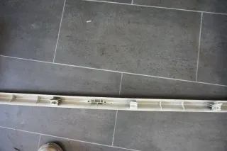 VW T5 Multivan Verkleidung rechts perlgrau Schiebetür 7H5867624E - Bild 6