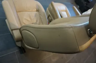 VW T5 Multivan SITZ Sitze Pilotensitze vorne links rechts Leder Beige Armlehne - Bild 10
