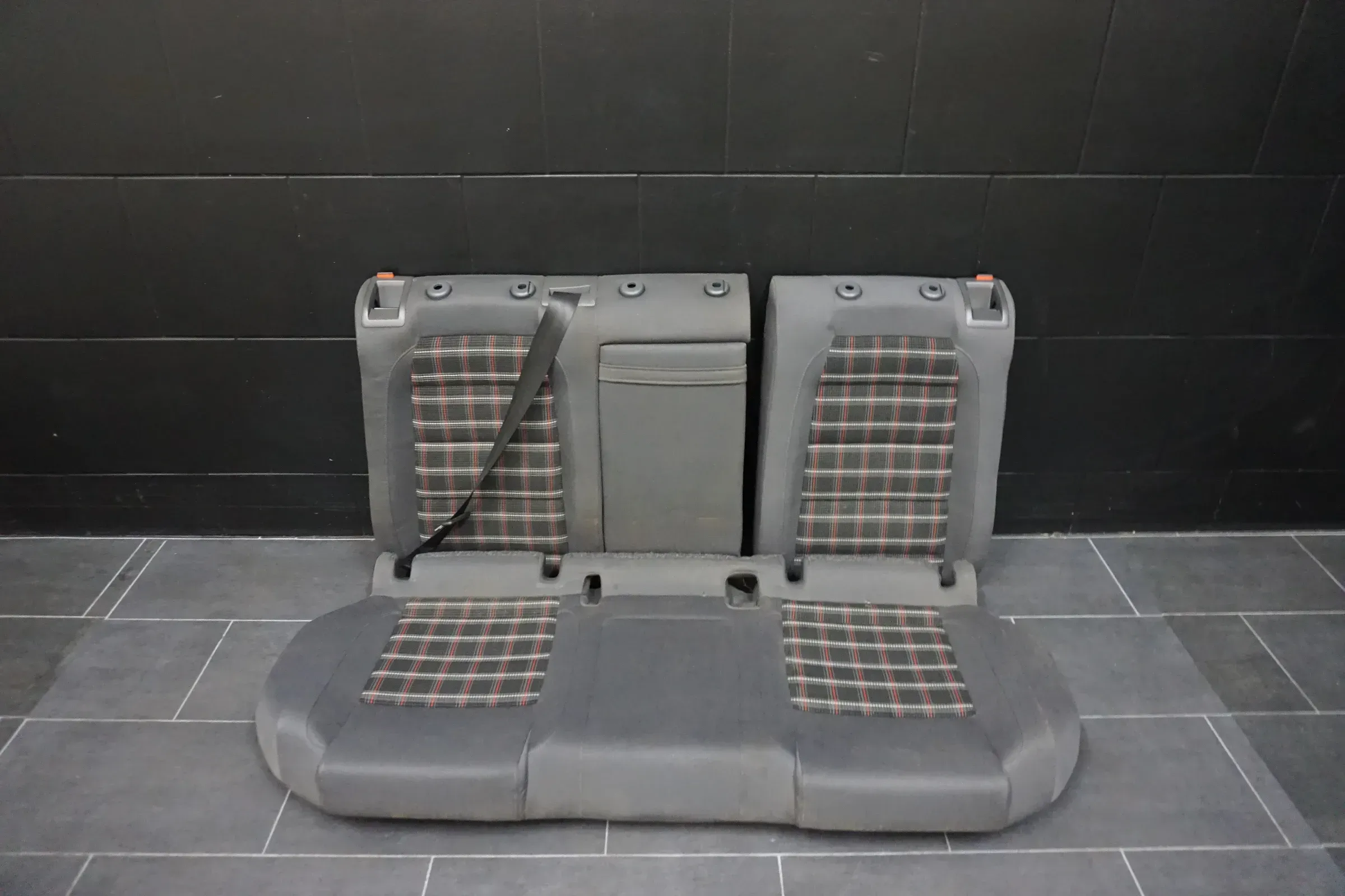 STOFF Rücksitzbank VW Golf 5 GTI ORIGINAL Rückbank KARIERT Ausstattung - Bild 1