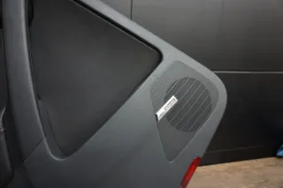 VW Tiguan 5N Türverkleidung Verkleidung Tür hinten links Dynaudio schwarz Leder - Bild 2