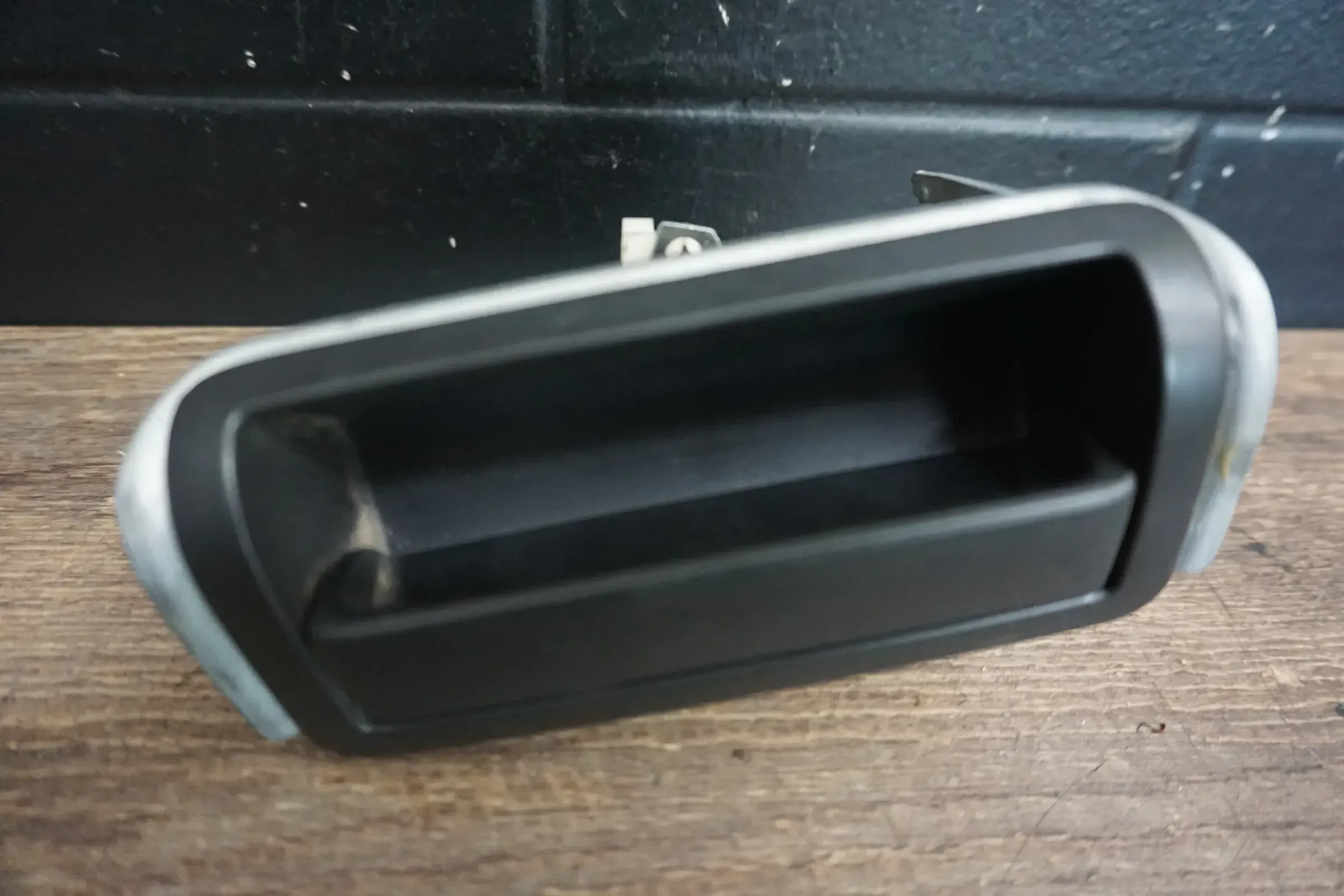 Original Betätigungshebel VW Transporter 7H0827186B Taster Öffner - Bild 1