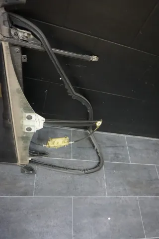 Audi A6 4F Fensterheber Rahmen Scheibe Hinten Links 4F0839461B - Bild 2
