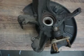 Achsschenkel VR vorne rechts Radlager Skoda Octavia 1Z 1.2 Radlagergehäuse - Bild 3