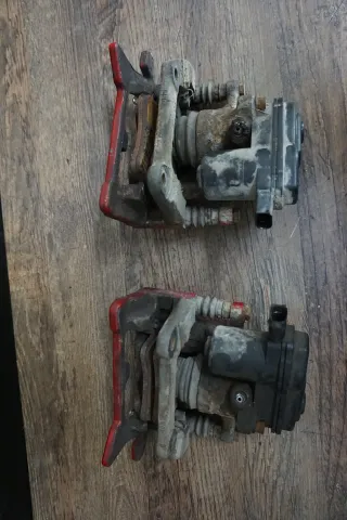 TRW Bremssattel hinten rechts links Audi A4 B8 8K A5 8T Träger 6443/B HR 6442/B - Bild 2