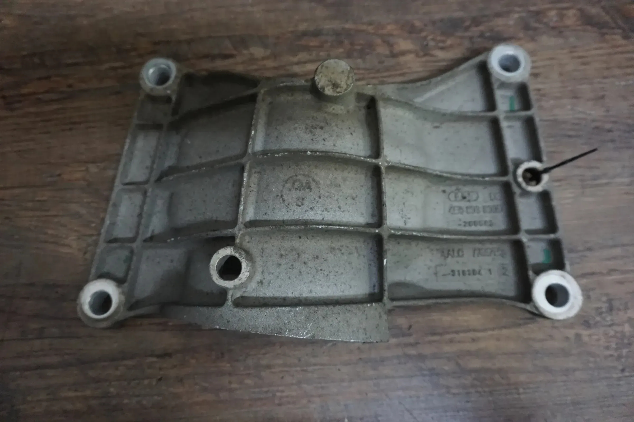 Audi A8 4E S8 3,0 TDI Querträger Verstärkung Träger 4E0 803 806 D 4E0803806D - Bild 1