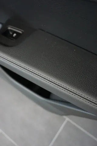 Türverkleidung hinten rechts Porsche Cayenne Schwarz Leder 9Y 2020 - Bild 6