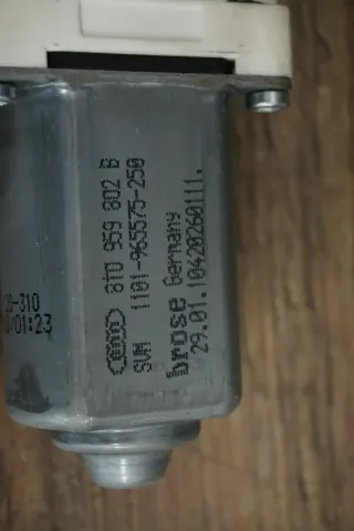 Audi A4 8K A5 8T A6 4G Fensterhebermotor Fensterheber Rechts 8T0959802B - Bild 3