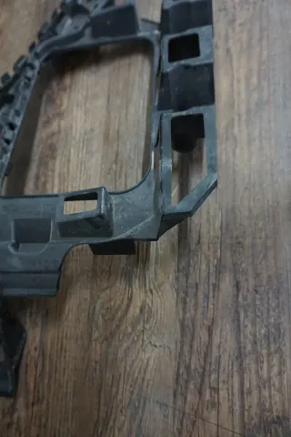 VW Touareg 7P Stoßstangenhalter Führungsprofil Halter Hinten Rechts 7P6807394C - Bild 4