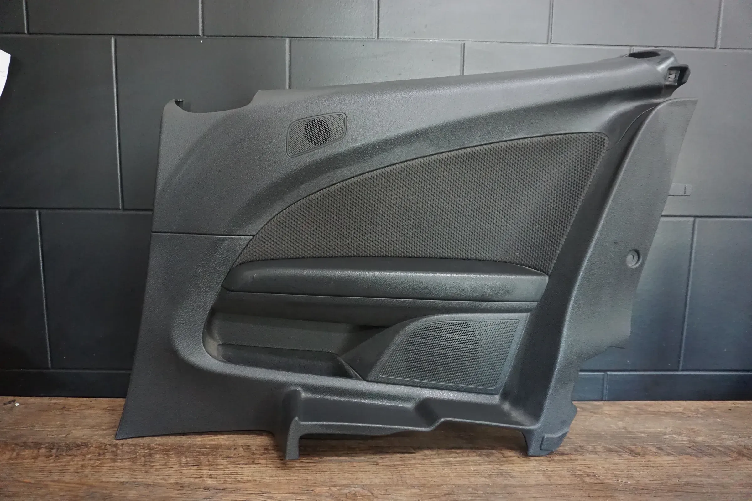 VW Scirocco 3 Seitenverkleidung 1K8867044AT Seitenwand Verkleidung hinten rechts - Bild 1