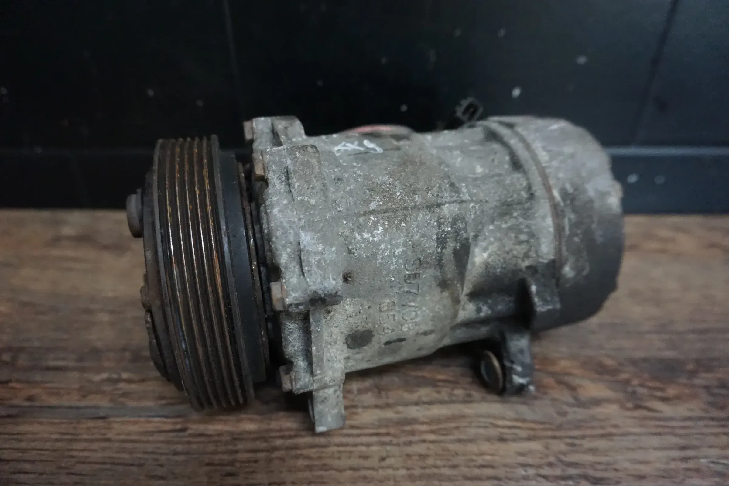 VW T4 2,5 TDI AXG AHY 151PS Klimakompressor 7D0820805G BJ 2000-2003 - Bild 1