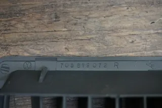 Org. VW Bus T4 Luftdüse Ausströmer Windschutzscheibe Armaturenbrett 705819072R - Bild 3