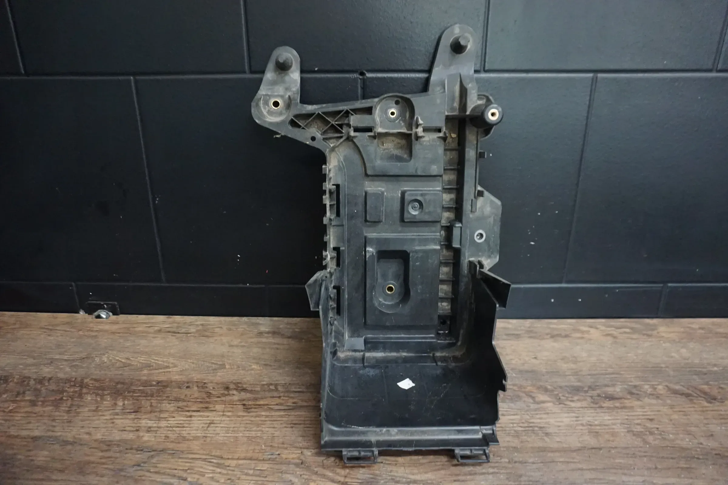ORIG VW Passat Batteriehalterung 1K0915325A 1K0915333H Golf VI 6 Audi A3 8p - Bild 1