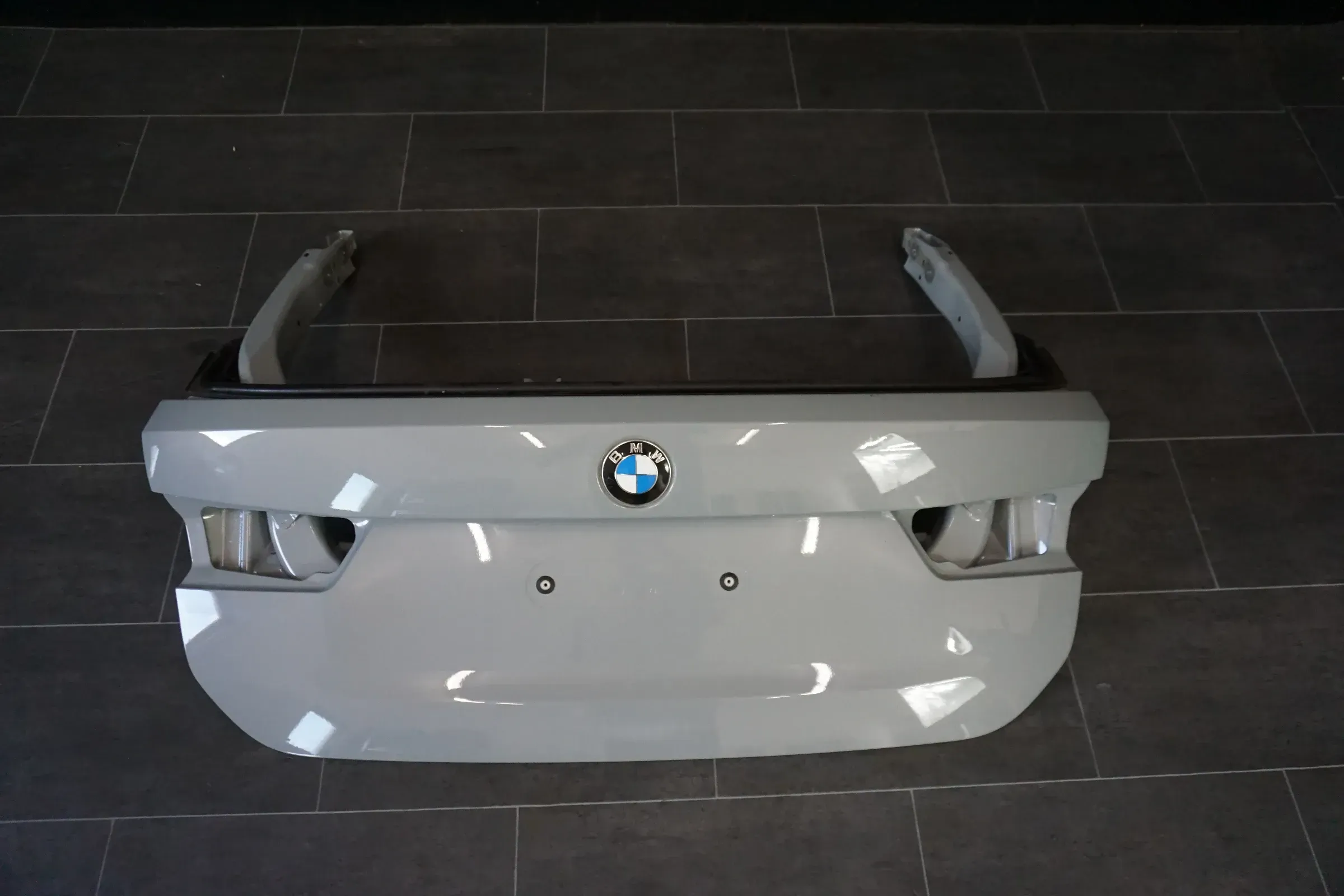 BMW 3 G21 G81 Heckklappe Kofferraumklappe Rear Trunk Tailgate grau - Bild 1