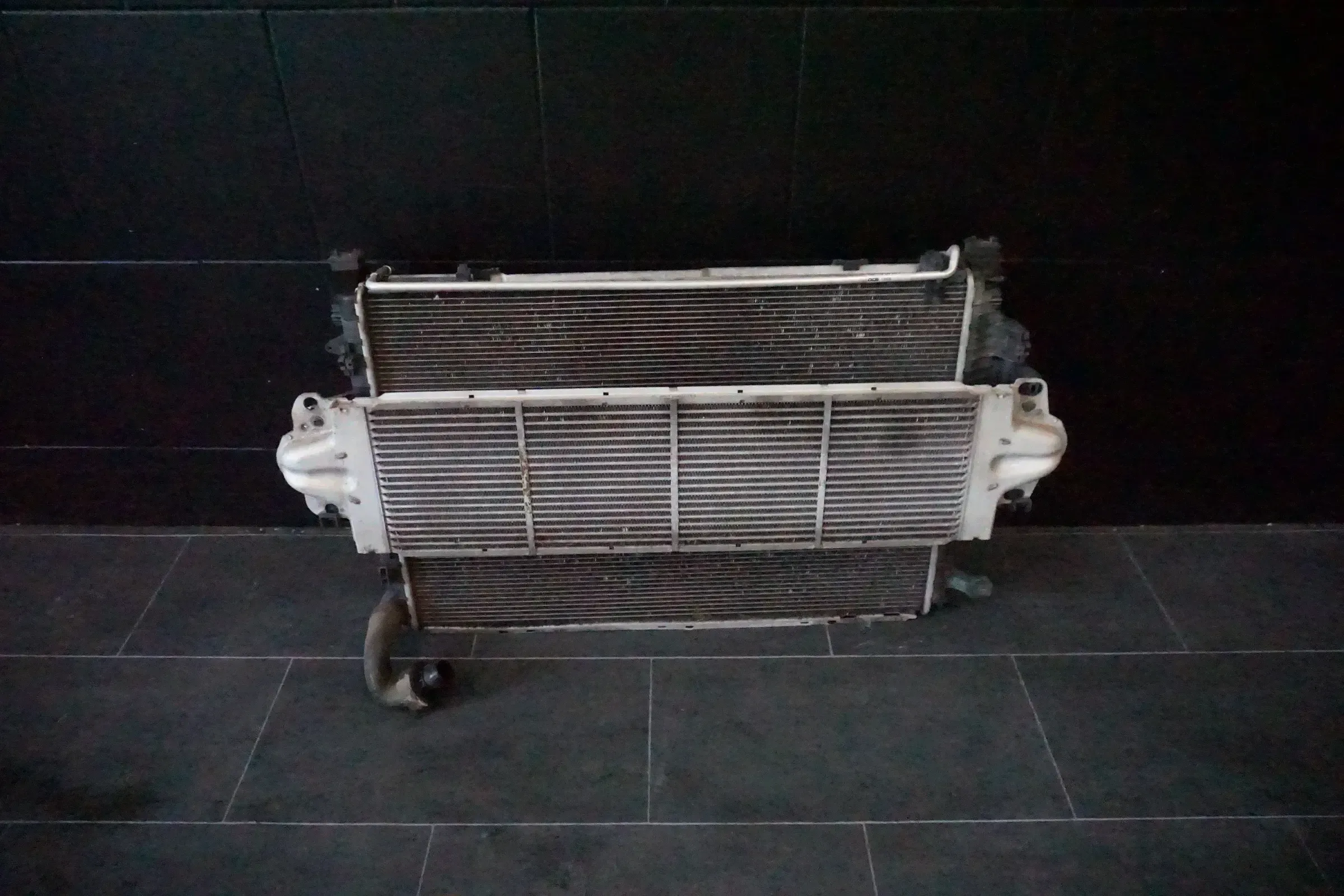 VW T5 Ladeluftkühler Kühlerpaket Kühler Zarge 7E0121201L - Bild 1