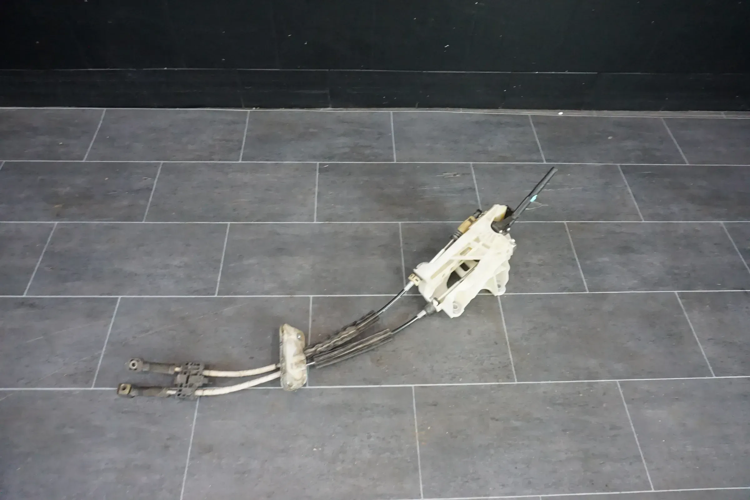 Schaltseil Schaltseile Seilzug Schaltgetriebe 5-Gang VW 7J/7H T5 7H1711877AG - Bild 1