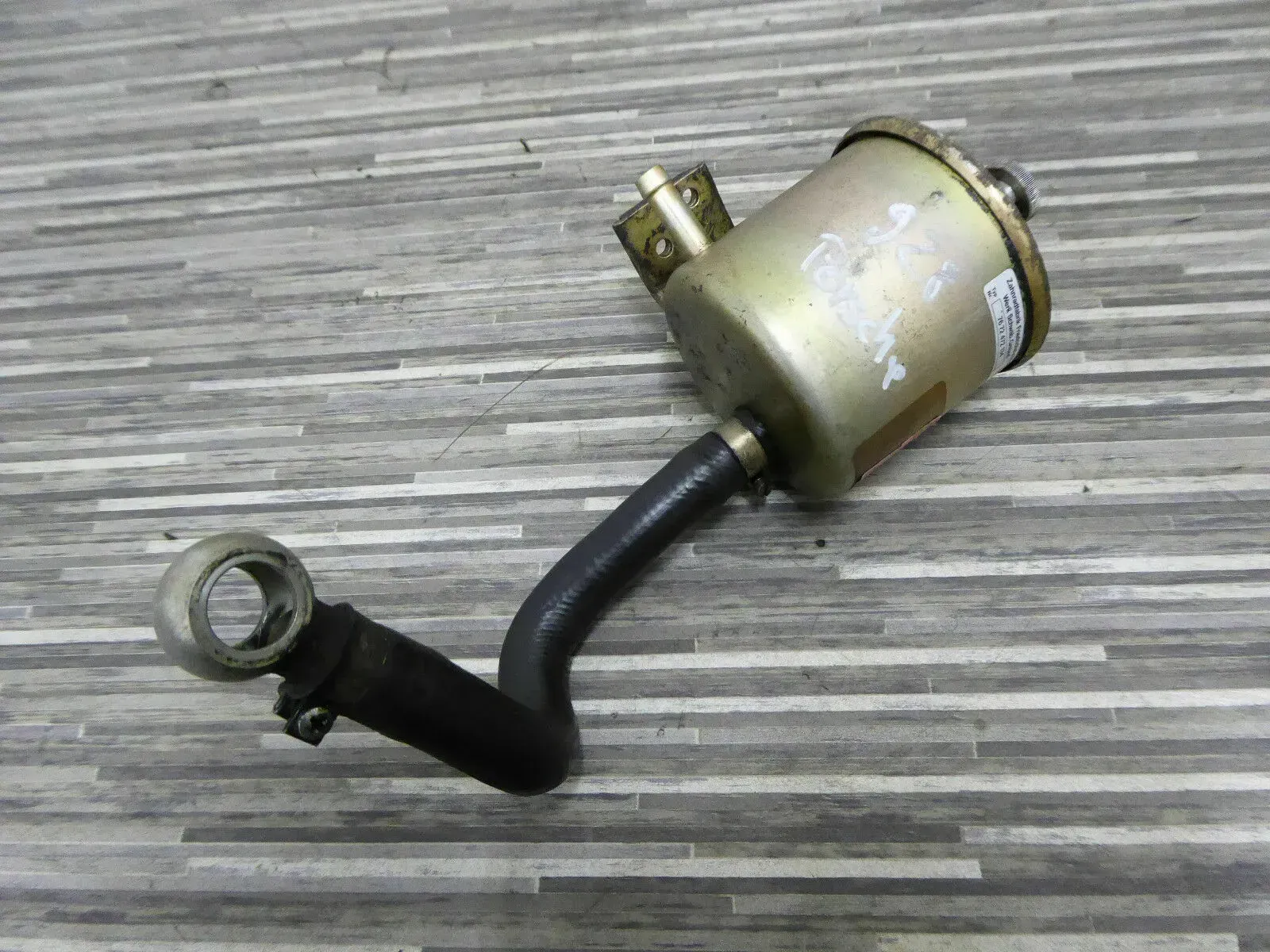 Porsche 928 Servolenkungsöl Druckleitung mit Reservoir 7672472134 Severlenkung - Bild 1