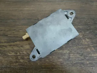 Audi TT TTs TTrs 8J Antennenverstärker 8J8035225M S-Line Verstärker Antenne - Bild 2