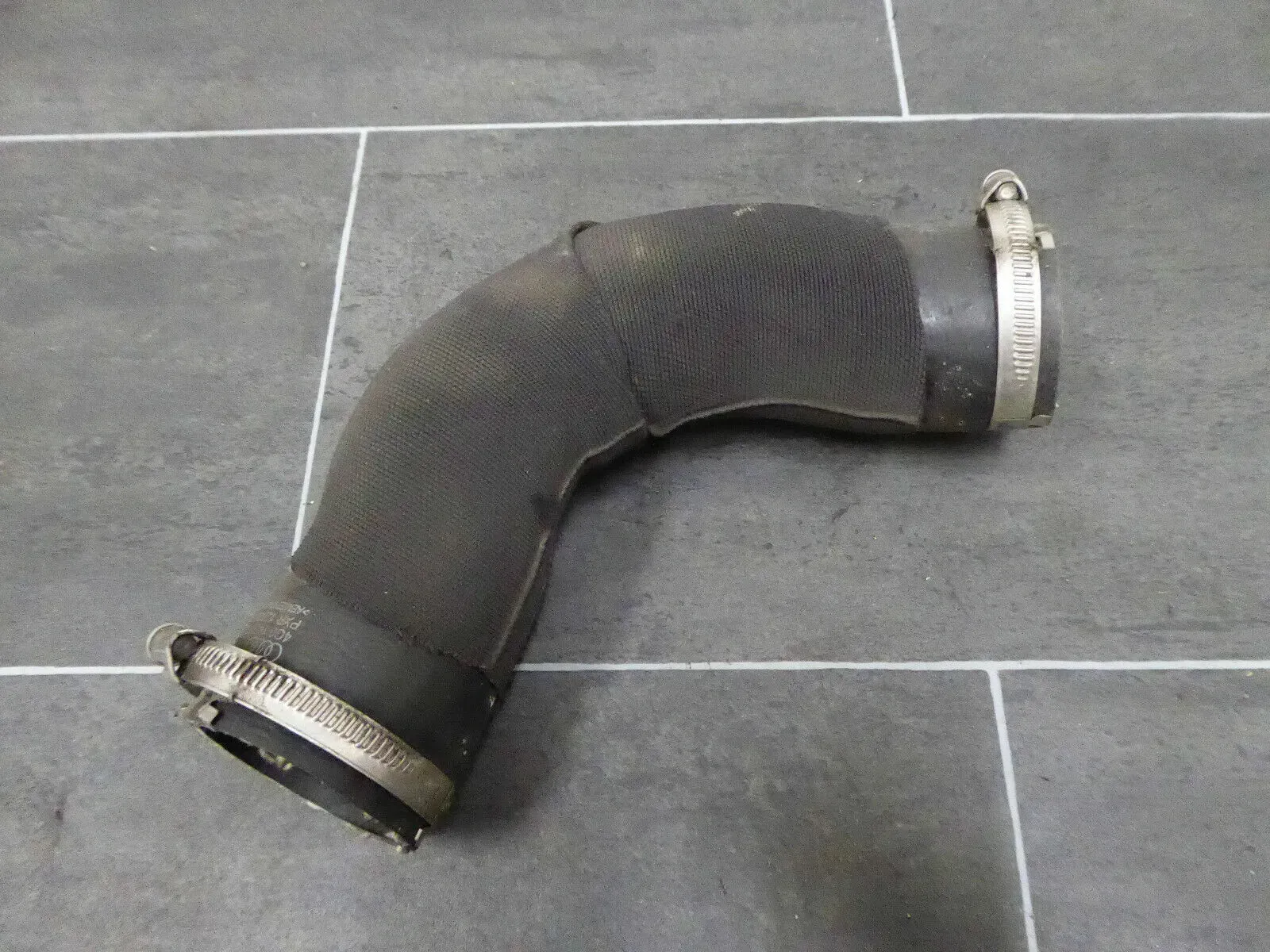 Originaler Ladeluftschlauch Druckschlauch Audi A6 3.0 TDI CLAA 4G0145737AB - Bild 1