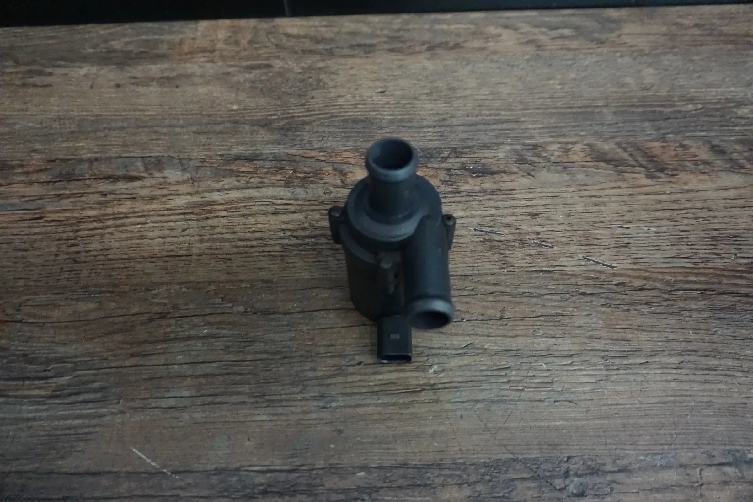 Zusatzwasserpumpe Wasserpumpe 1.8 TSI 2.0 TSI Audi A3 8P VW Golf 6 1K0965561J - Bild 1