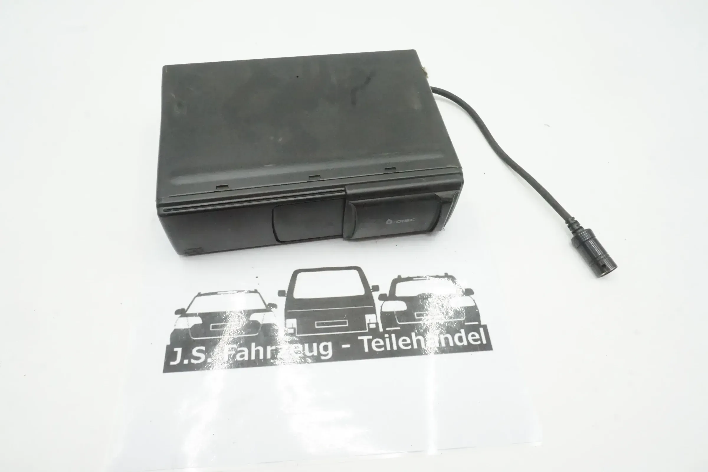 Audi TT 8N Coupe original CD Wechsler 6-fach CD-Wechsler 8N8035111A 8N8057111A - Bild 1
