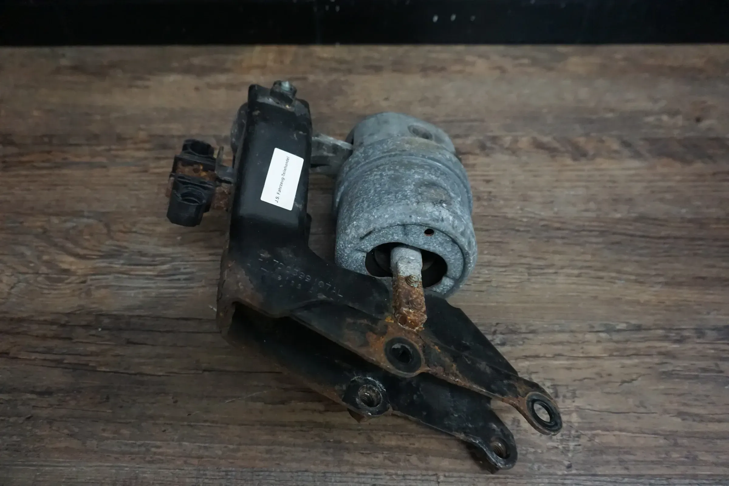 VW T4 Getriebehalter Halter Motorlager 2,5 TDI 102PS AJT ACV Motor 7D0399107AL - Bild 1