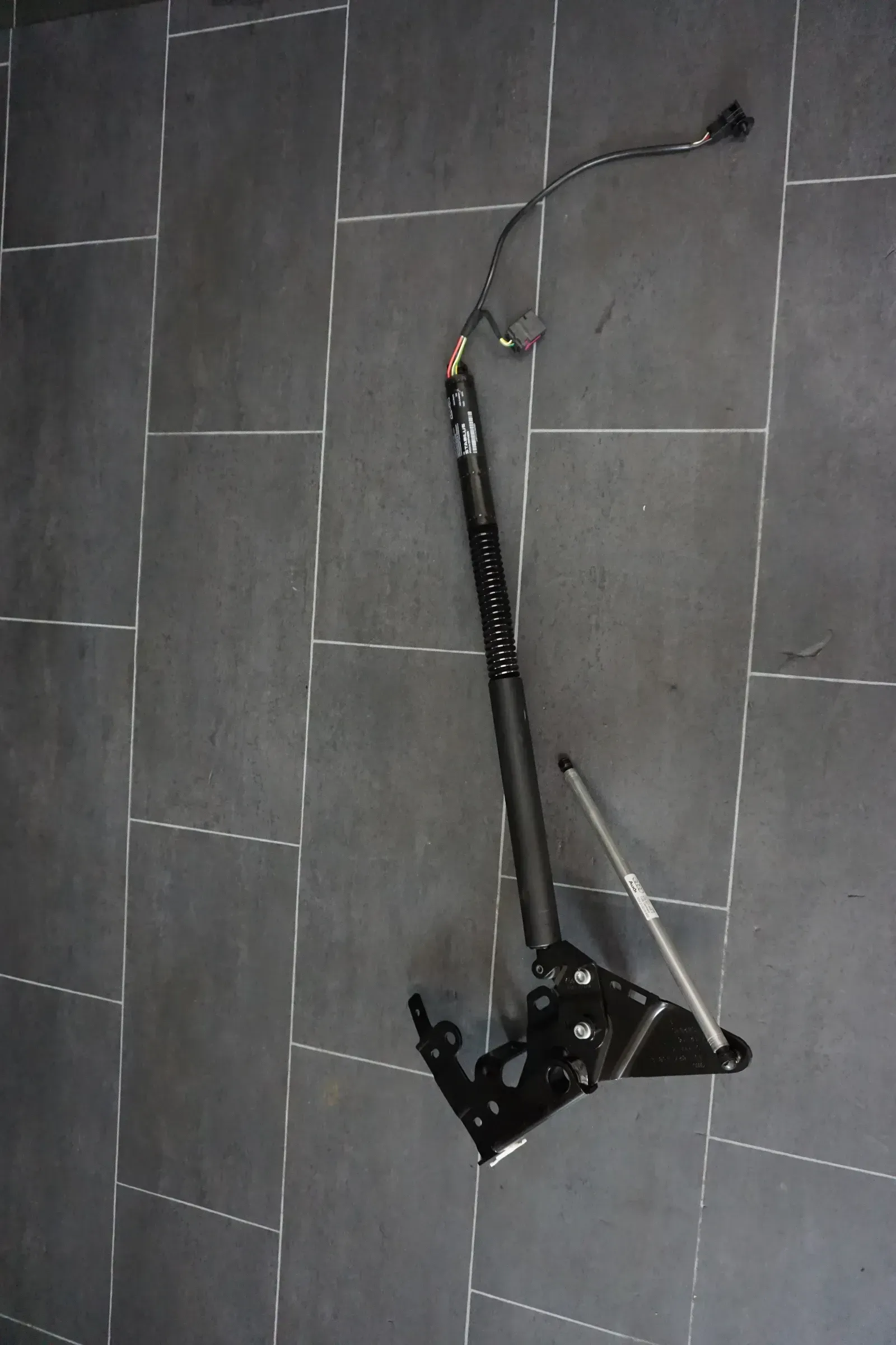 Audi A7 4G Scharnierantrieb elektrische Heckklappe links 4G8827851F 4G8827857S - Bild 1