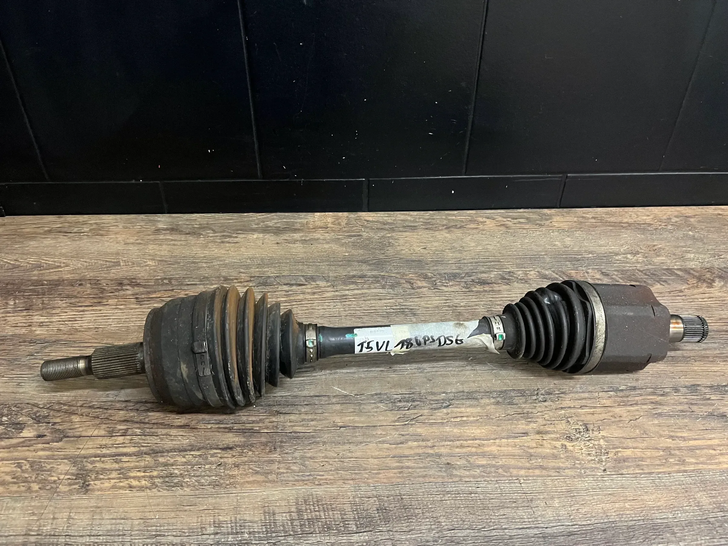 VW T5 T6 2,0TDI ANTRIEBSWELLE GELENKWELLE DSG GETRIEBE VORNE LINKS 7E0407271L - Bild 1
