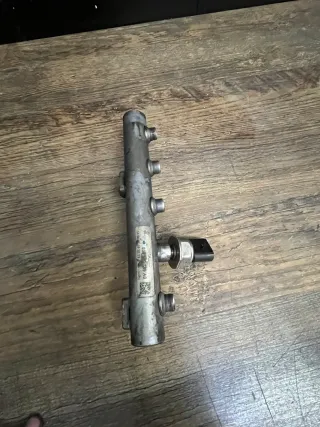 Kraftstoffverteiler Leiste Rohr Rechts 059130089 AB Audi A6 Avant 3.0 TDI DPF - Bild 2