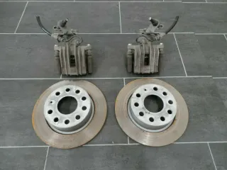 VW Scirocco 3 III 2,0 TFSI 147KW Bremse für Hinterachse Hinten - Bild 1