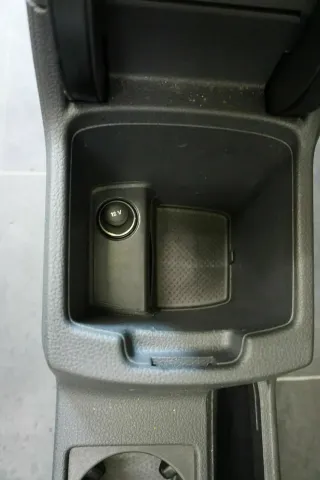 VW Golf 7 Variant Mittelkonsole Armlehne rote Nähte Getränkehalter 5GM863243 - Bild 9