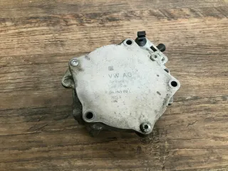 Audi Q5 Vakuumpumpe Unterdruckpumpe 06J145100C - Bild 1
