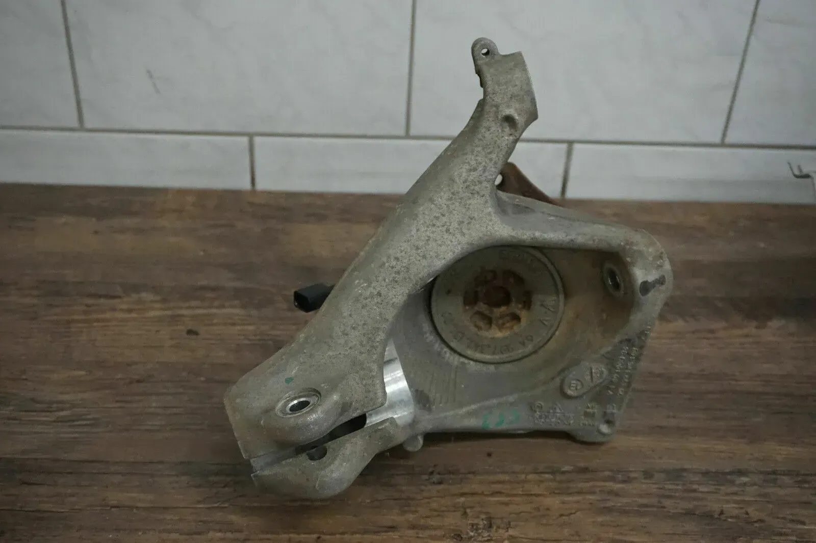Porsche 991 911 Achsschenkel Radlagergehäuse Vorne Links 99134165705 - Bild 1