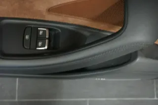 Audi A8 4H D4 Türverkleidung Schwarz Alcantara braun hinten links 4H0867017 - Bild 3