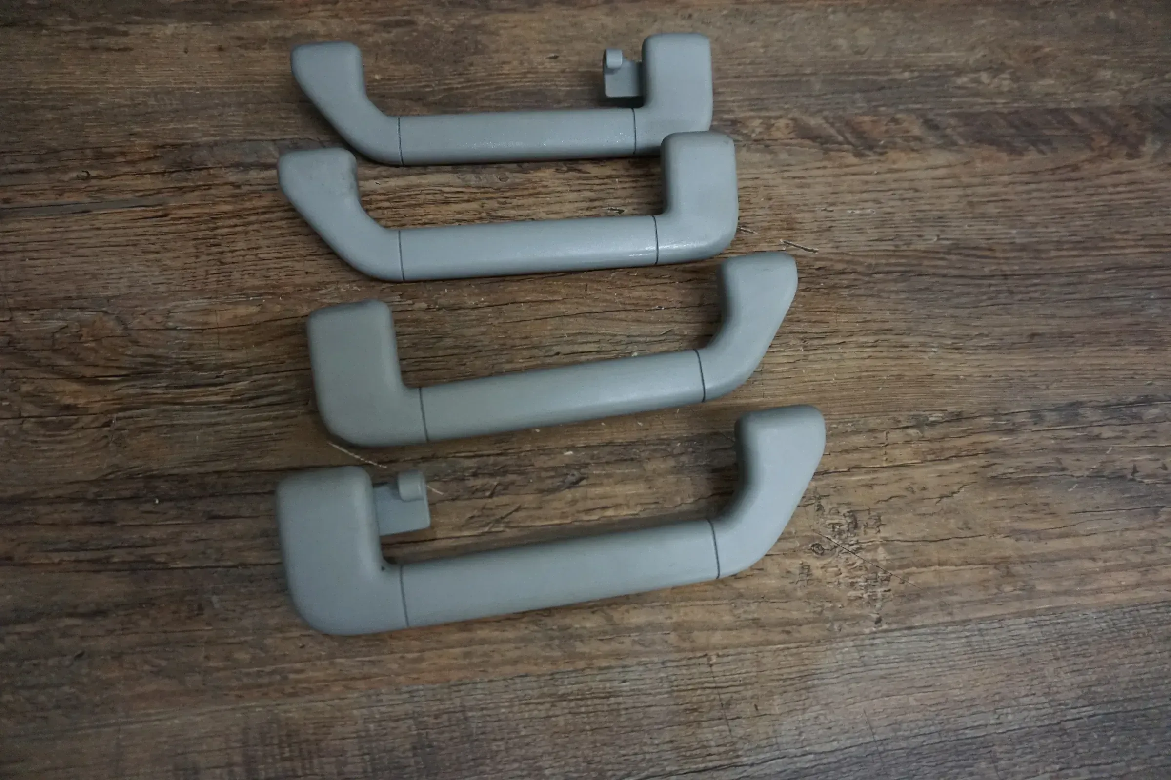 VW Touareg 7L 4er Set Haltegriffe in Kristallgrau 7L0857607A New and Used Genuine VW Parts      (10649) - Bild 1