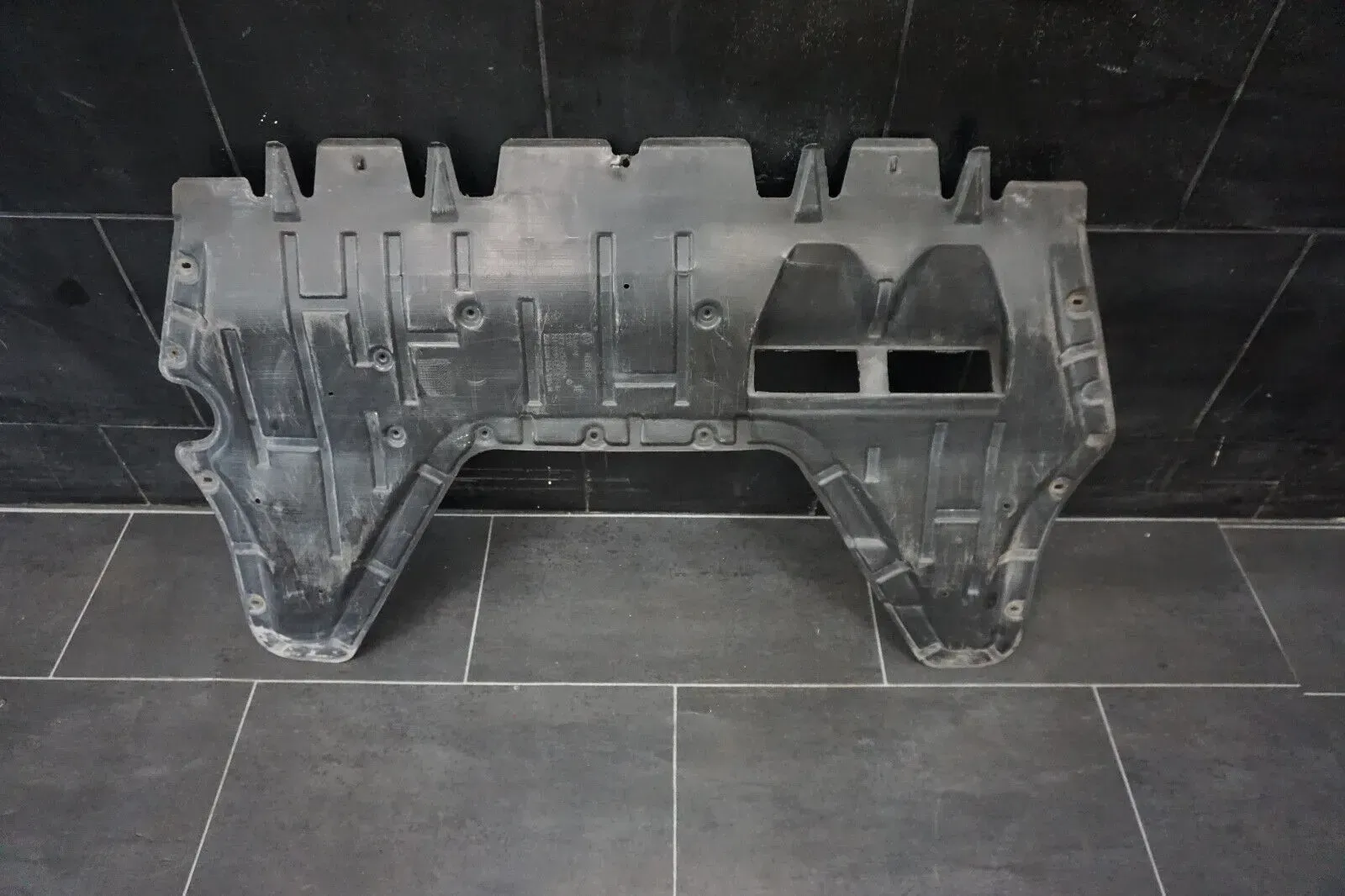 Vw Passat 3C5 Kombi Unterbodenschutz Unterfahrschutz vorn 3C0825237D - Bild 1