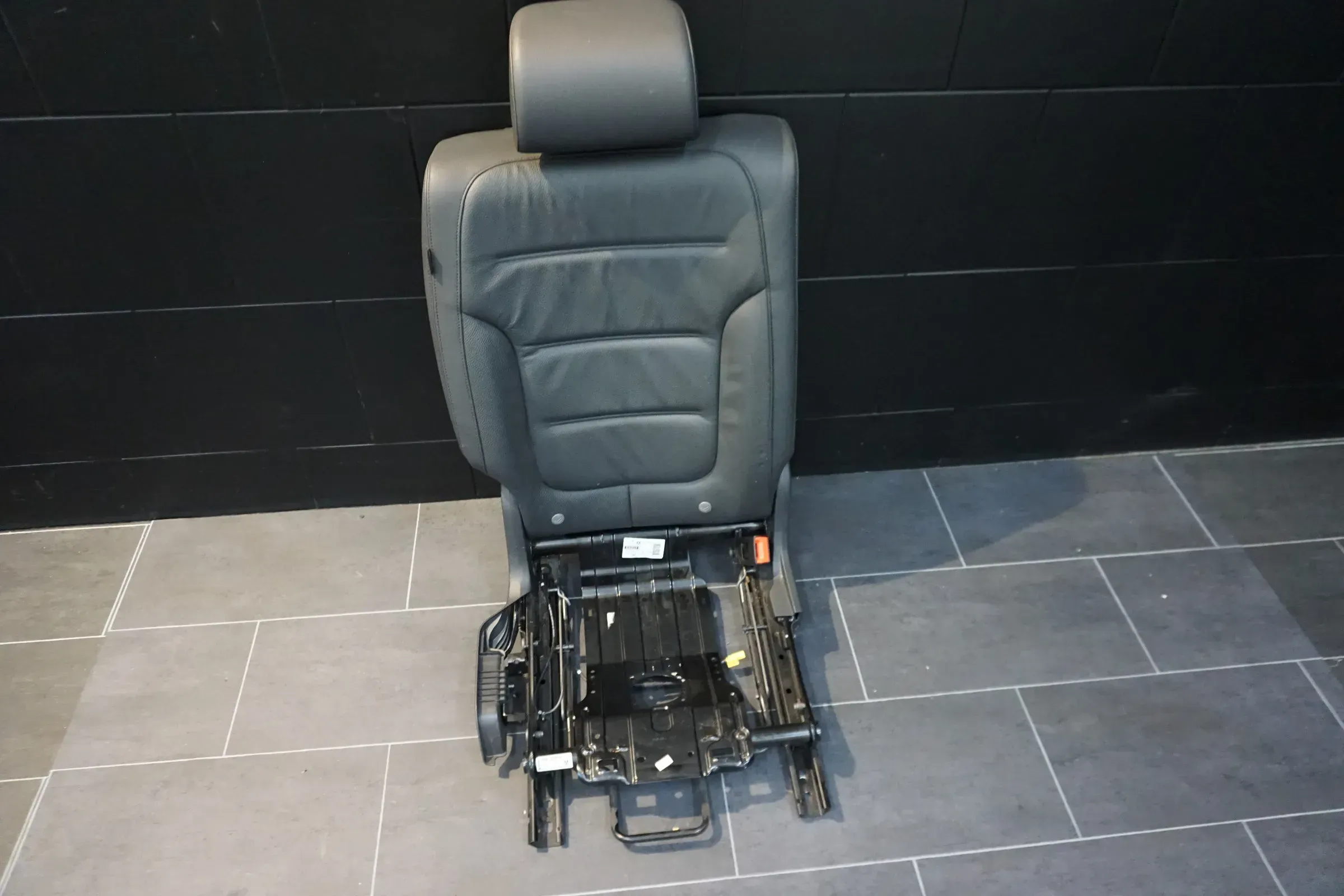 VW Touareg 7P Sitz Hinten Rechts Rücksitzbank Leder Klappbar 7P0886102L - Bild 1