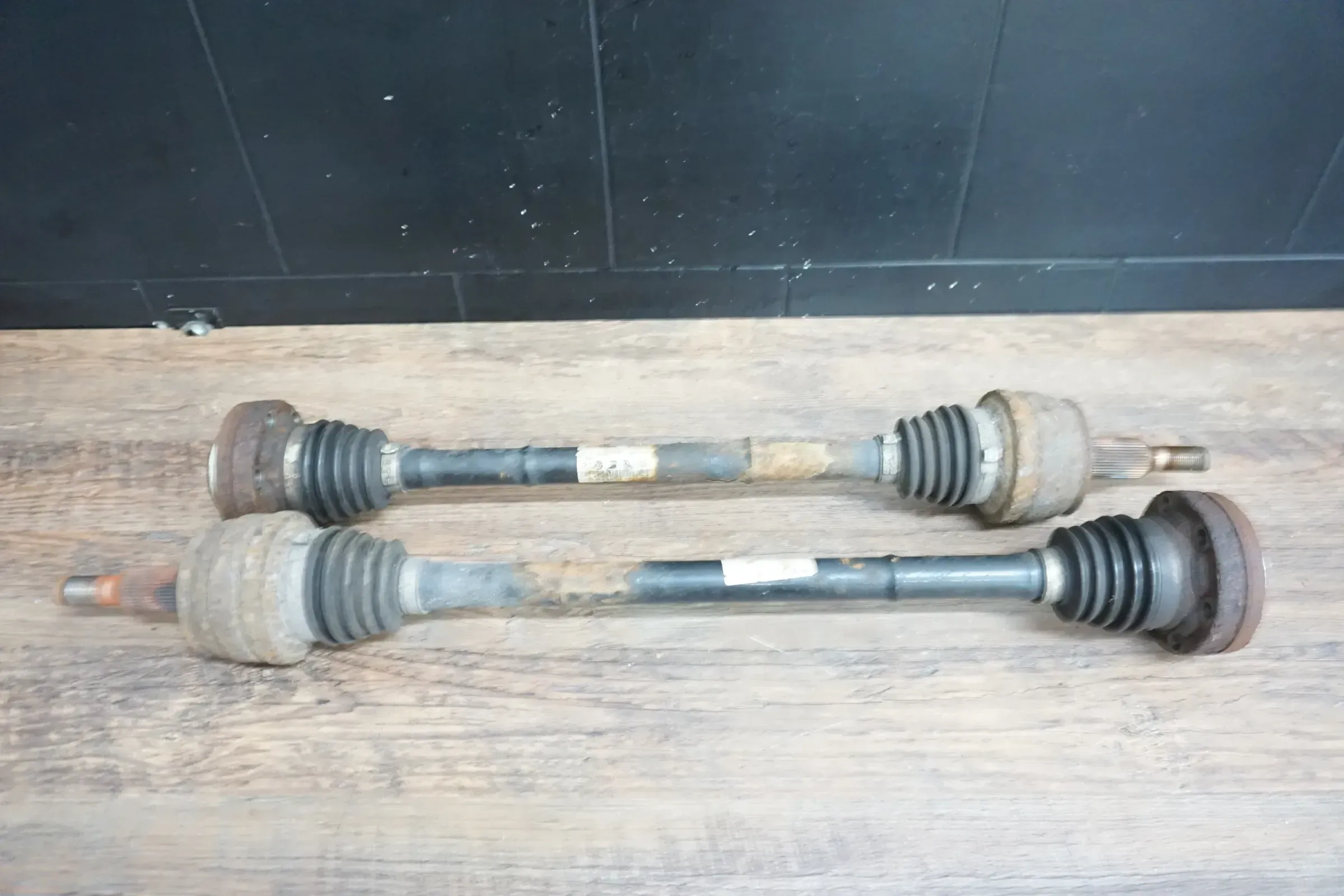 VW T5 4Motion Allrad Antrieb Antriebswelle Gelenkwelle Hinterachse links rechts J.S.Fahrzeugteilehandel      (19233) - Bild 1