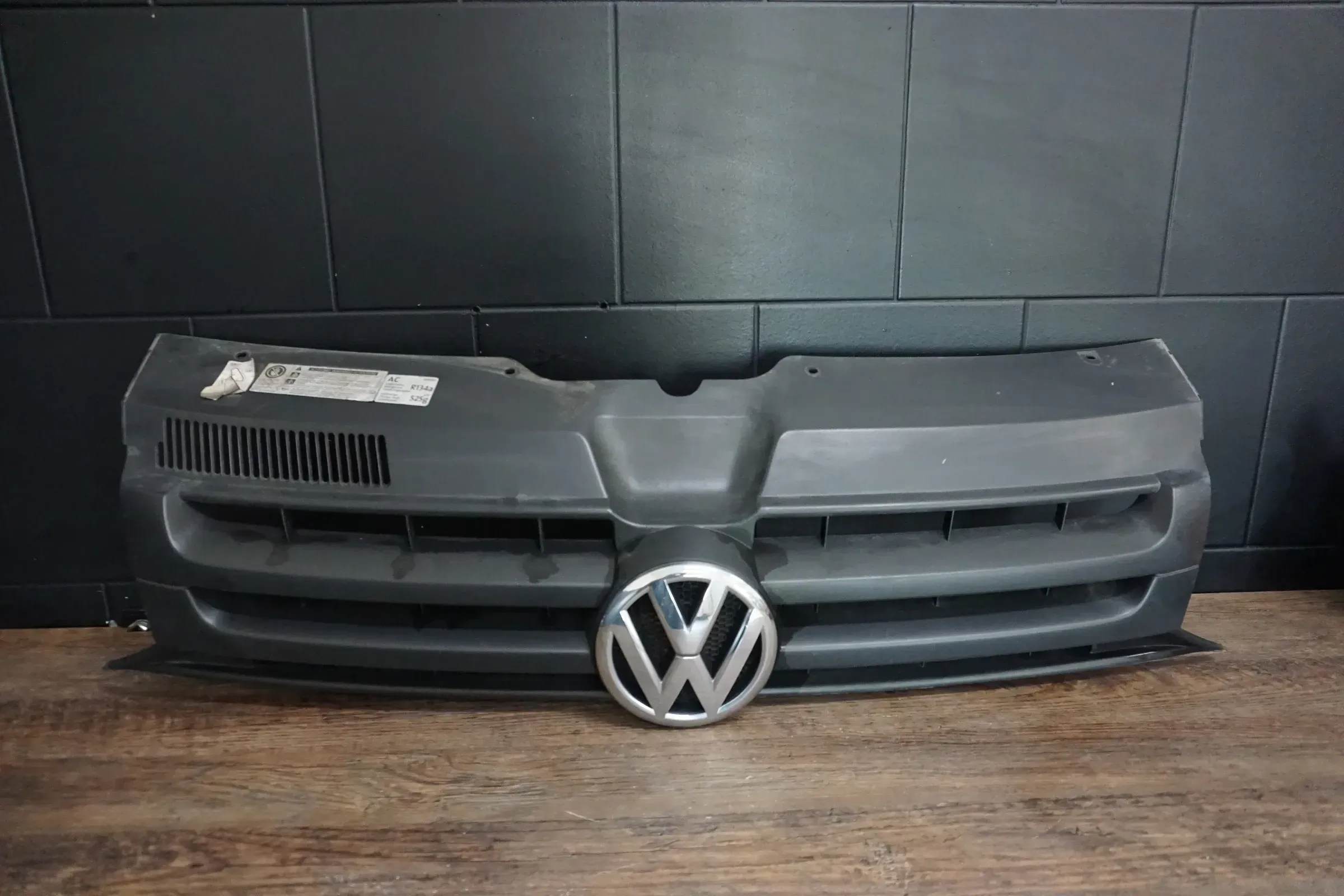 VW T5 Facelift Grill Kühlergrill Gitter Blende Vorne 7E0853653 unlackiert - Bild 1