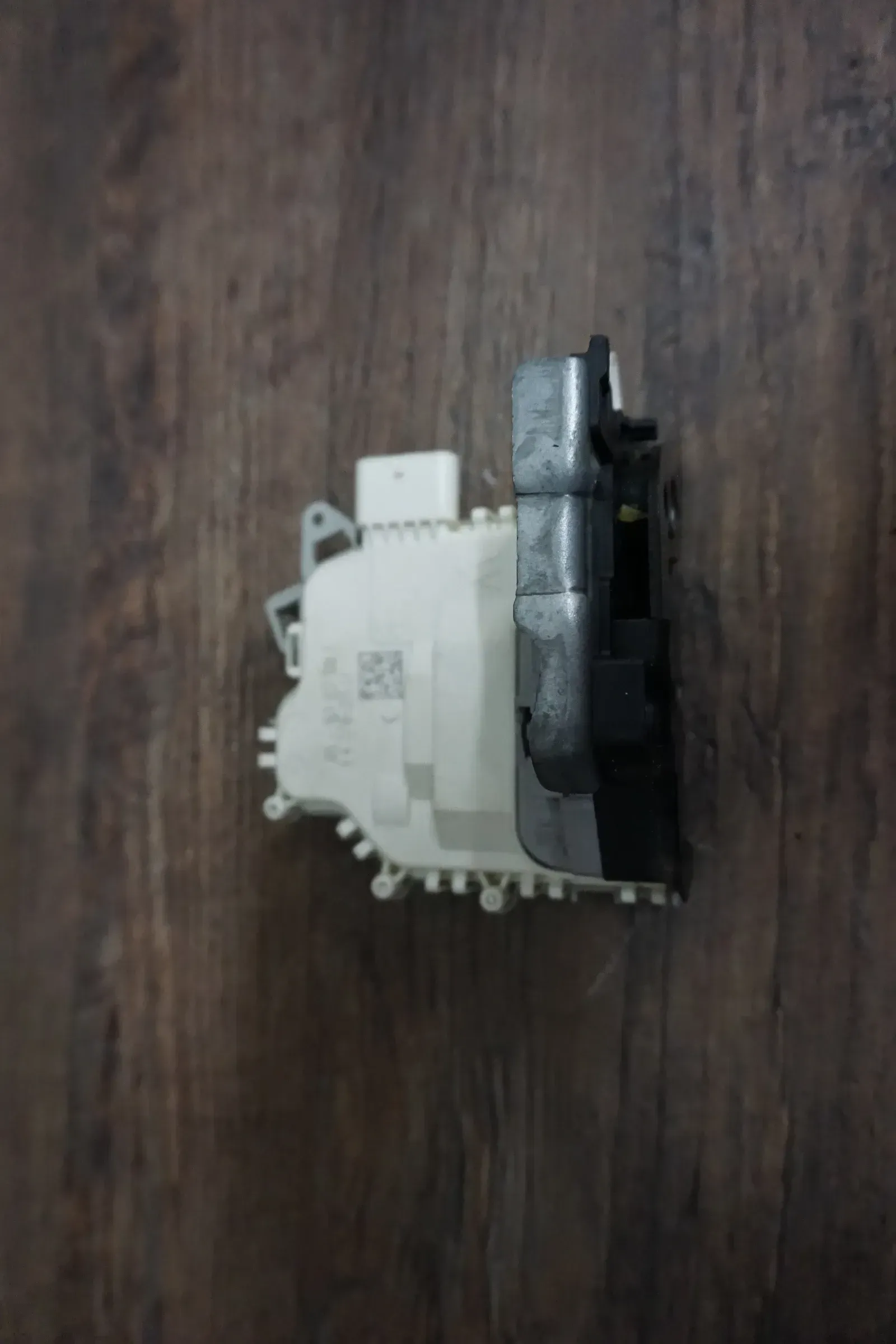 Audi A1 A4 A5 A6 A7 A8 Q3 Q5 Q7 Türschloss vorn rechts 8J1837016F - Bild 1