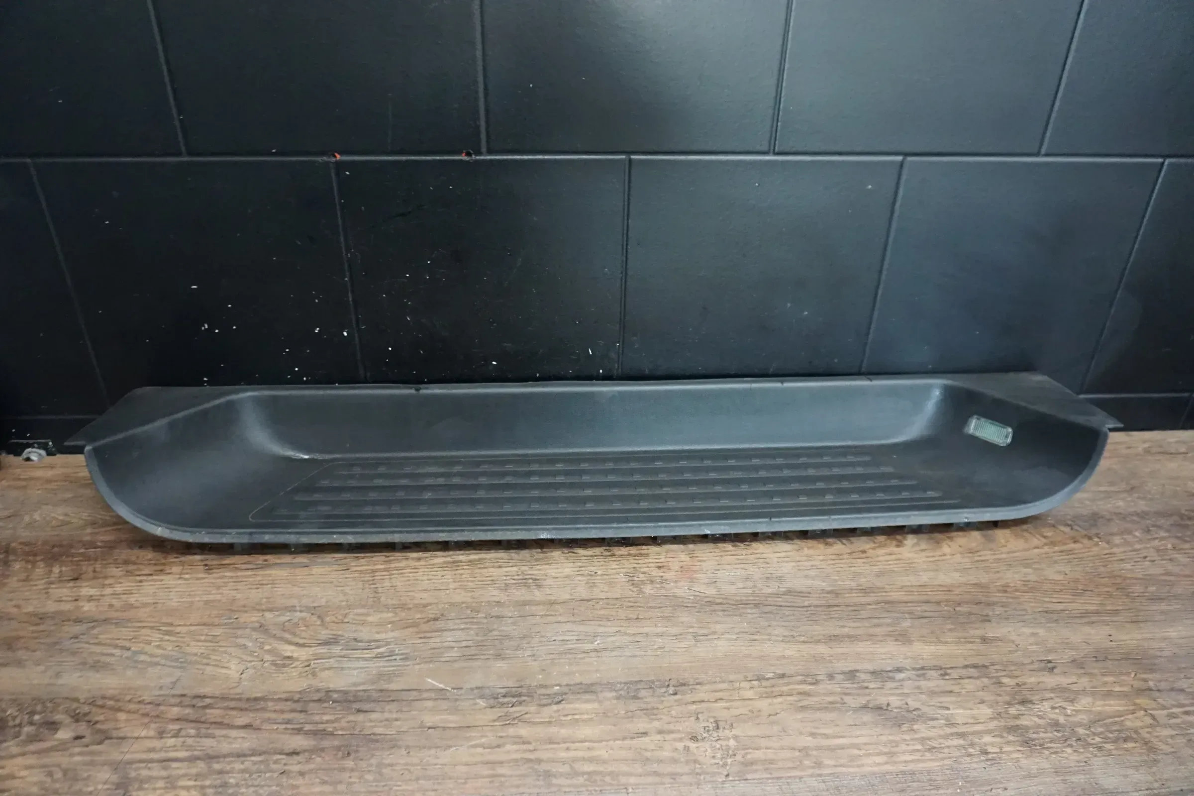 VW T6 Multivan Trittstufeneinsatz Trittstufe Heckstufeneinsatz Schwarz 7LA863725C - Bild 1