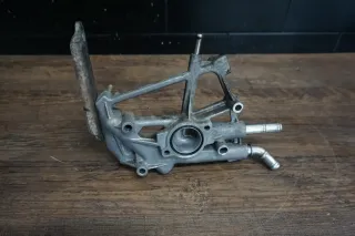 VW Bus T6 TDI AGR Halter für Kühler Abgasrückführungskühler 04L131425E - Bild 2