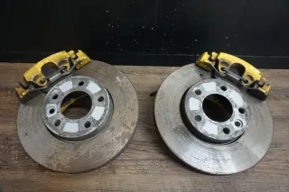 VW T5 Multivan 7H Bj.07 Bremssattel vorn rechts Links Bremse Bremsanlage 2.5TDI - Bild 1