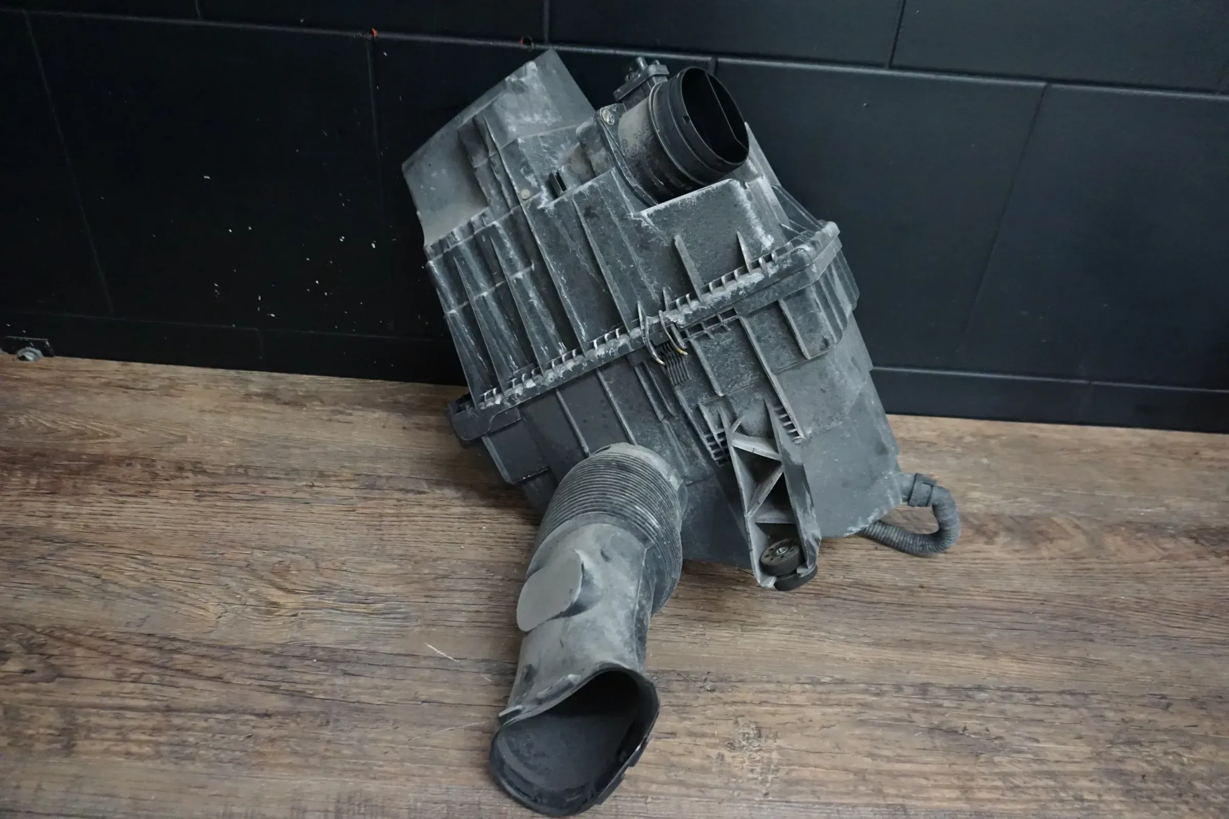 Orig Luftfilter Luftfiltergehäuse VW T5 16 7E0129601 7E0129620 Luftfilterkasten - Bild 1