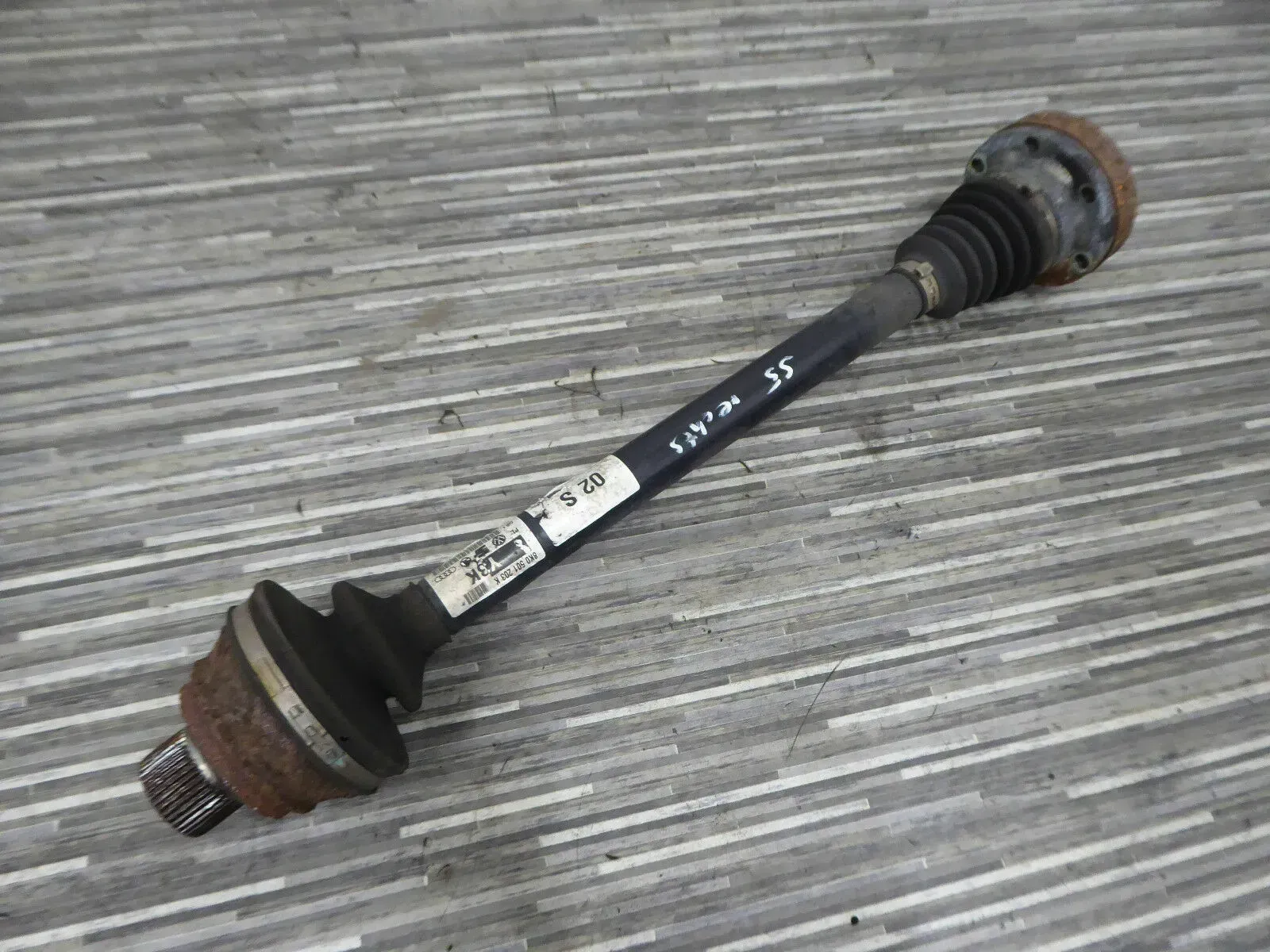 original Audi A5 8T Antriebswelle Gelenkwelle hinten rechts 8K0501203K - Bild 1